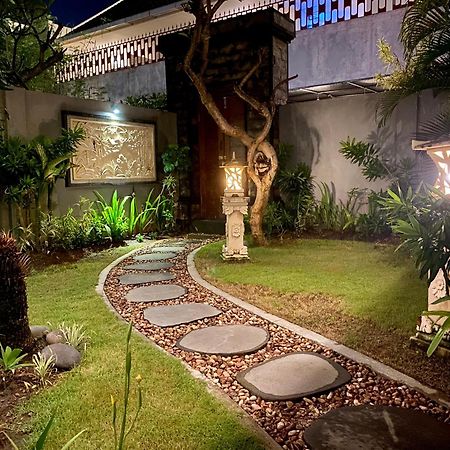 Отель Dikubu Belong Seminyak Экстерьер фото