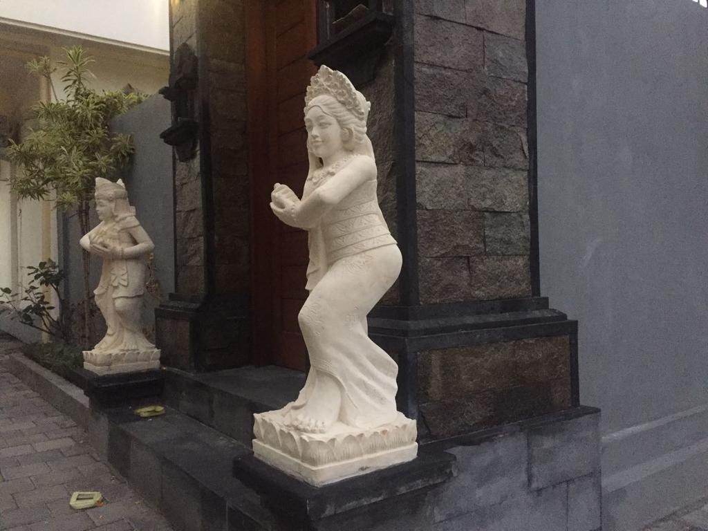 Отель Dikubu Belong Seminyak Экстерьер фото