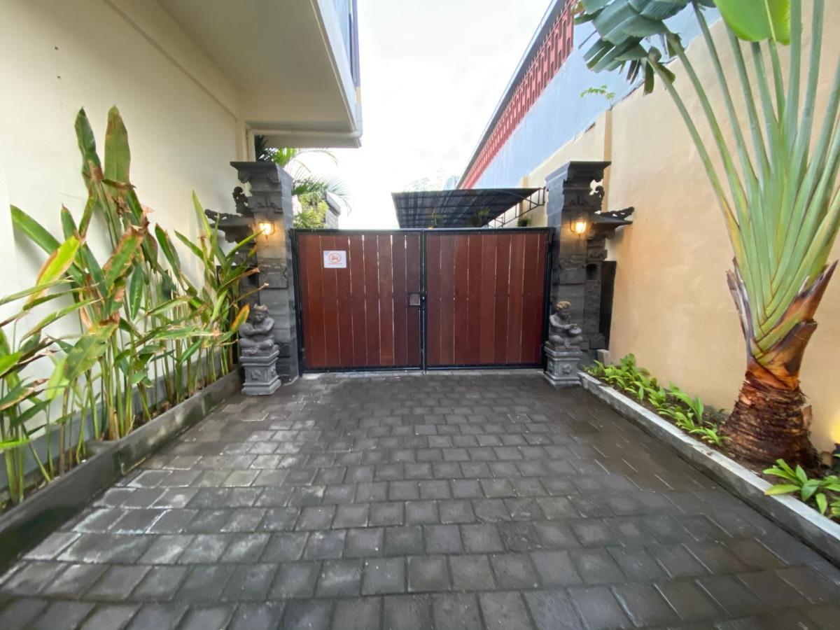 Отель Dikubu Belong Seminyak Экстерьер фото